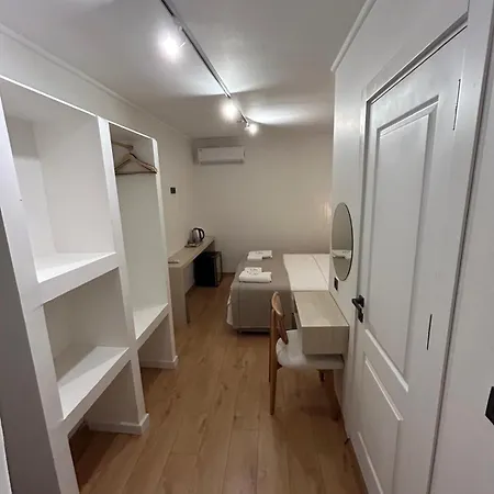 Ξενοδοχείο La Luna Nueva *