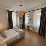 Nueva Cunda Hotel