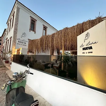 Nueva Cunda ホテル Ayvalı